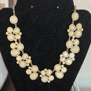 Elegant Gold and Cream Necklace